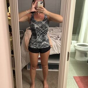 Black and white patterned lululemon tank top